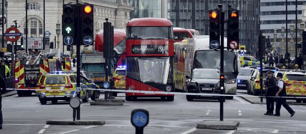 İngiliz parlamentosu önünde saldırı - Sputnik Türkiye