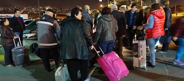 Bulgaristan'a oy kullanmaya giden çifte vatandaşlar - Sputnik Türkiye