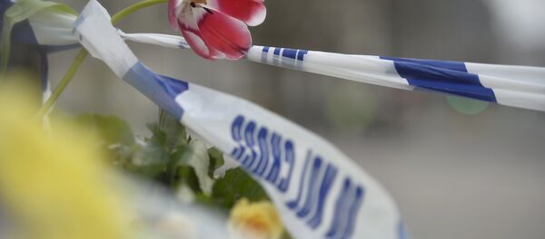 Londra saldırısının ardından olay yerine çiçek bırakıldı - Sputnik Türkiye