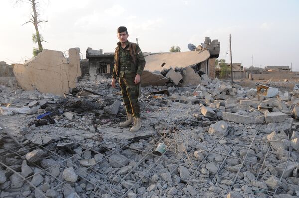 Musul operasyonuna katılan bir Peşmerge - Sputnik Türkiye