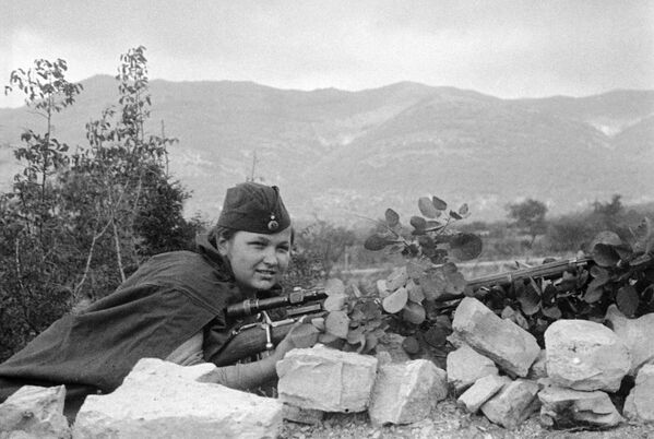 Sovyet keskin nişancı Yelizaveta Mironova. - Sputnik Türkiye