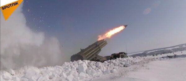 Rusya'dan 'Grad' topçu sistemleriyle tatbikat. - Sputnik Türkiye