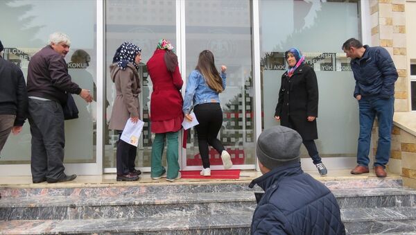 YGS'ye geç kalan öğrenciler - Sputnik Türkiye