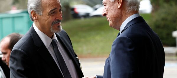 Suriye'nin BM tesmilcisi Beşar Caferi ve BM'nin Suriye özel temsilcisi Staffan de Mistura Suriye'nin BM tesmilcisi Beşar Caferi ve BM'nin Suriye özel temsilcisi Staffan de Mistura - Sputnik Türkiye