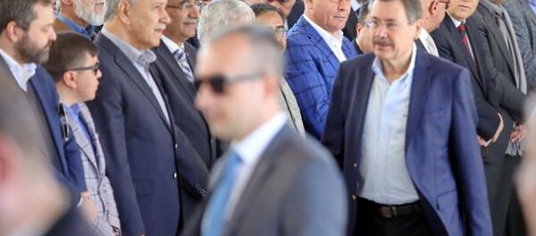 Bülent Arınç ve Melih Gökçek - Sputnik Türkiye