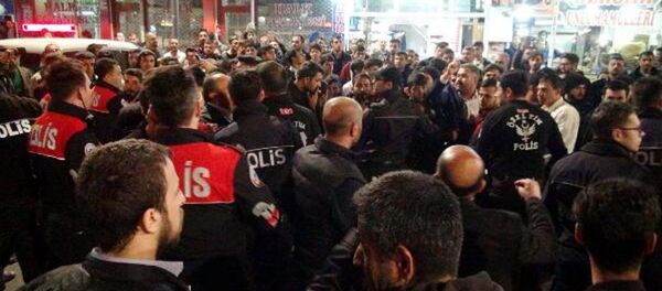 Şanlıurfa Suriyelilere linç girişimi - Sputnik Türkiye