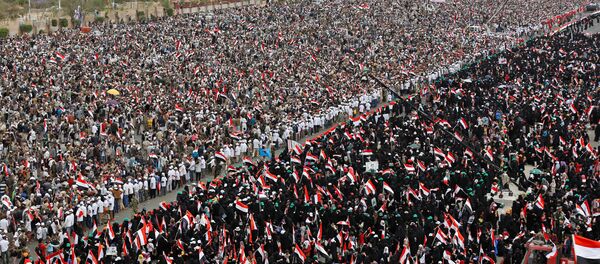 Yemen'in başkenti Sana'da, Suudi Arabistan öncülüğündeki askeri müdahale karşıtı gösteri - Sputnik Türkiye