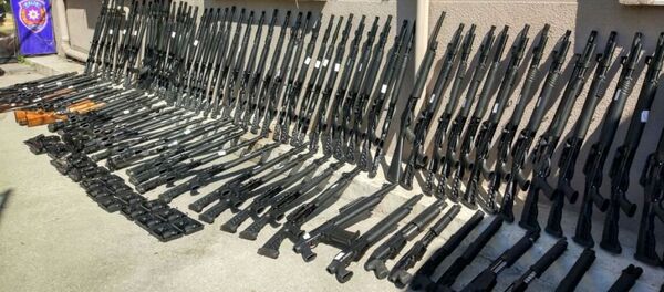 Sünnet kıyafeti dükkanı cephanelik çıktı - Sputnik Türkiye