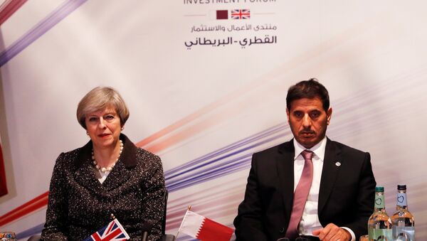 İngiltere Başbakanı Theresa May ile Katar Başbakanı Şeyh Abdullah Nasır bin Halife el Sani - Sputnik Türkiye