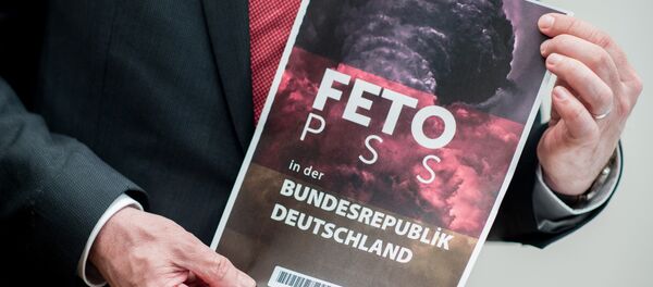 Aşağı Saksonya İçişleri İçişleri Bakanı Boris Pistorius / MİT'in Alman istihbaratına (BND) verdiği FETÖ listesi - Sputnik Türkiye