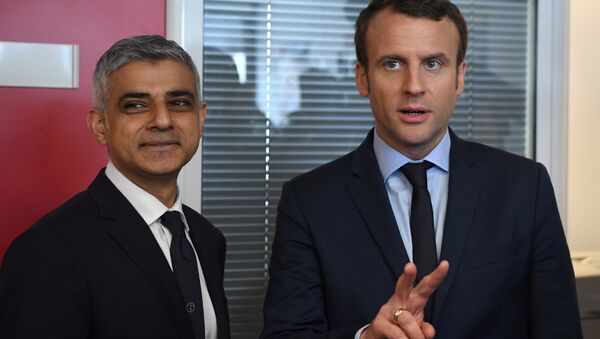 Londra Belediye Başkanı Sadık Han ve Fransız cumhurbaşkanı adayı Emmanuel Macron - Sputnik Türkiye