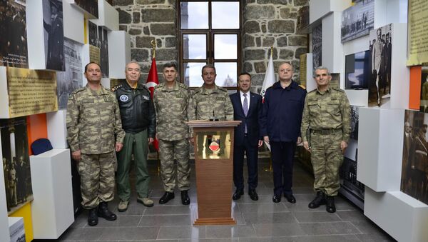 Genelkurmay Başkanı Hulusi Akar ile kuvvet komutanları Diyarbakır'da - Sputnik Türkiye