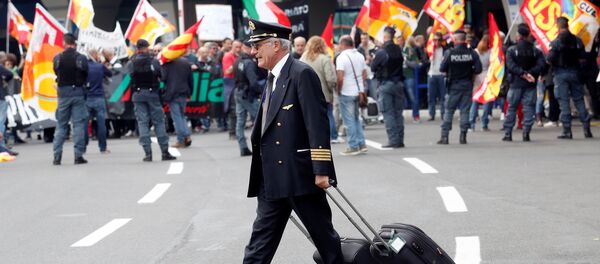 İtalyan havayolu firmasında grev - Sputnik Türkiye