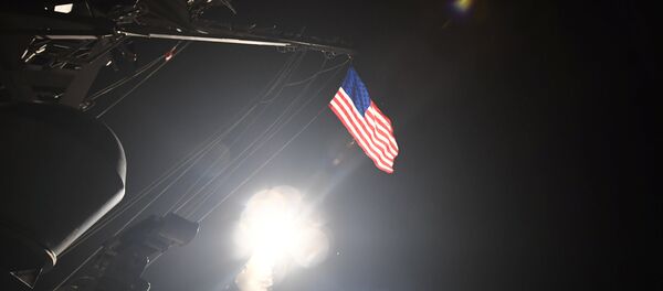 ABD, Suriye'deki bir hava üssünü füzelerle vurdu - Sputnik Türkiye
