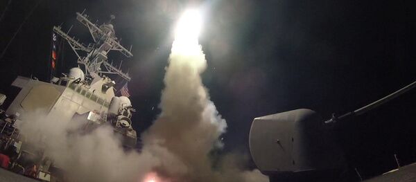 ABD, Suriye'deki bir hava üssünü füzelerle vurdu - Sputnik Türkiye