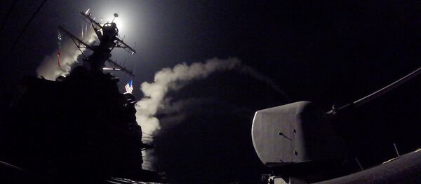 ABD, Suriye'deki bir hava üssünü füzelerle vurdu - Sputnik Türkiye