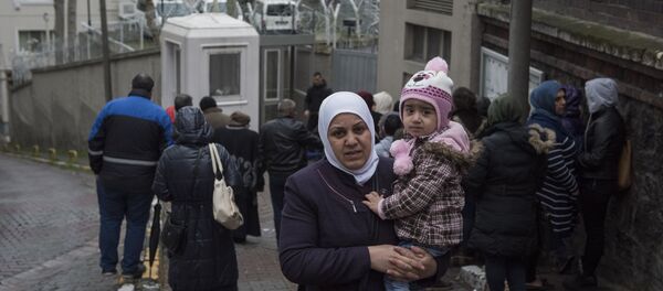  Almanya'nın İstanbul Başkonsolosluğu, Suriyelilerin vize başvurusu için ayrı bir bölüm oluşturmuş. Suriyeli sığınmacılar, burada vize başvurularını yapıyor - Sputnik Türkiye