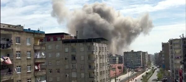 Diyarbakır Bağlar'da patlama - Sputnik Türkiye