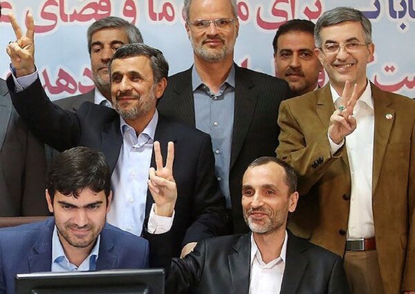 Mahmud Ahmedinejad ve Hamid Bakayi - Sputnik Türkiye
