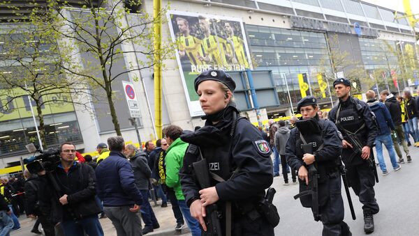 Borussia Dortmund stadı çevresinde şüpheli cisimler bulundu - Sputnik Türkiye