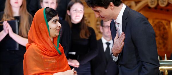 Malala Yusufzay ve Kanada Başbakanı Justin Trudeau - Sputnik Türkiye