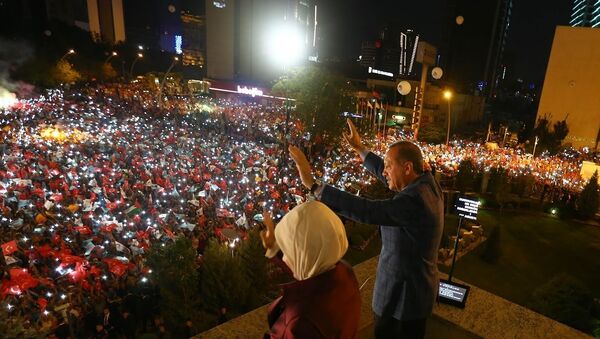Recep Tayyip Erdoğan'ın balkon konuşması - Sputnik Türkiye