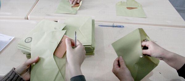 Sandıkların açılmaya başlandığı kentlerde sayım işlemine geçildi. - Sputnik Türkiye