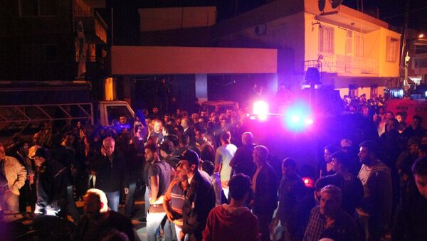 Mersin'de mahalleli ve Suriyeliler birbirine girdi - Sputnik Türkiye