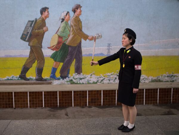 Kuzey Kore'nin başkenti Pyongyang metrosu - Sputnik Türkiye