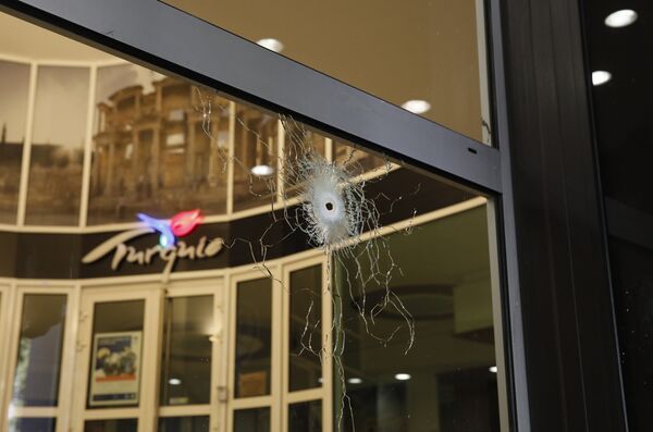 Fransa'nın başkenti Paris'in Champs Elysees Caddesi'ne silahlı saldırı - Sputnik Türkiye