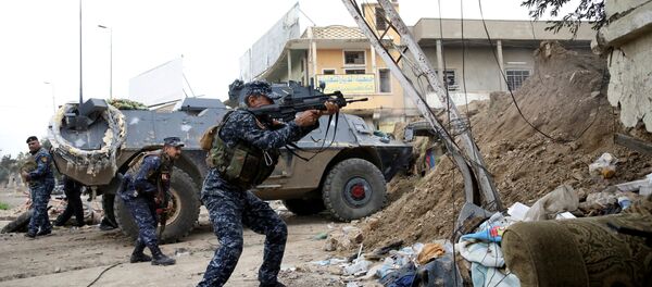 Irak ordusu mensubu Musul'da IŞİD'e karşı savaşıyor - Sputnik Türkiye