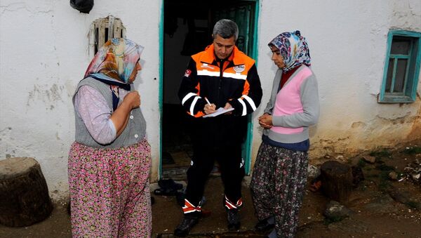 Manisa'daki deprem sonrası hasar tespit çalışmaları - Sputnik Türkiye