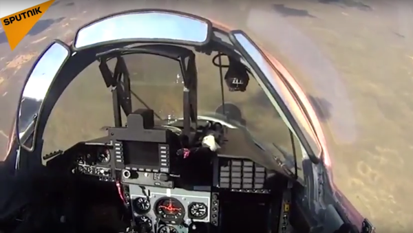 Rus MiG-29 SMT savaş uçakları test uçuşlarını yaptı - Sputnik Türkiye