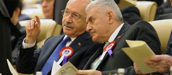 Törene Cumhurbaşkanı Recep Tayyip Erdoğan, Başbakan Binali Yıldırım ve CHP Genel Başkanı Kemal Kılıçdaroğlu da katıldı. - Sputnik Türkiye