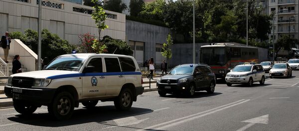 3 darbeci asker mahkeme binasına getiren polis konvoyu - Sputnik Türkiye