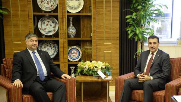 Irak'ın Ankara Büyükelçisi Hişam El Alavi - Gümrük ve Ticaret Bakanı Bülent Tüfenkci - Sputnik Türkiye