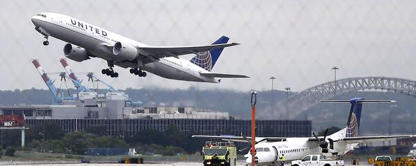 United Airlines uçağı - Sputnik Türkiye