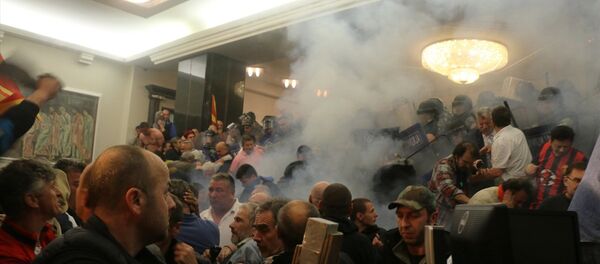 Makedonya'da parlamento karıştı - Sputnik Türkiye