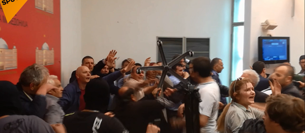 Makedonya'da parlamento karıştı - Sputnik Türkiye