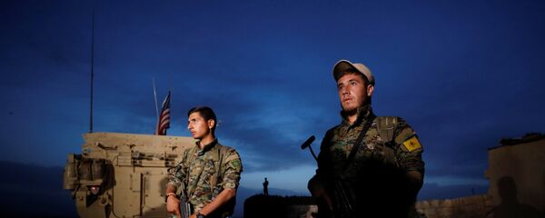 ABD'li askerler YPG'yle birlikte sınır nöbetinde - Sputnik Türkiye