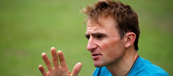 Ünlü dağcı Ueli Steck Everest'teki tırmanışta hayatını kaybetti - Sputnik Türkiye