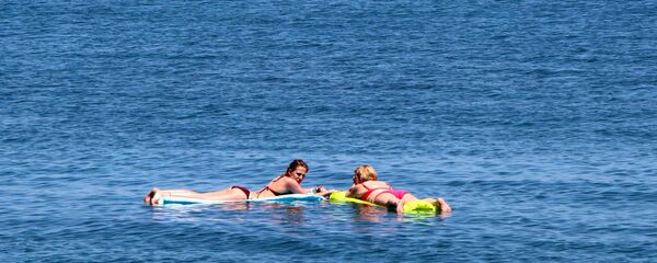 Kemer'e Rus turist akını başladı - Sputnik Türkiye