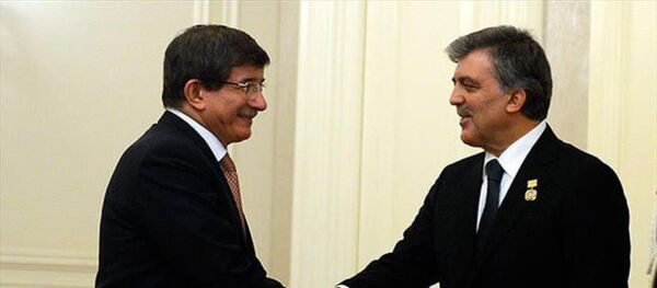 11. Cumhurbaşkanı Abdullah Gül ve eski Başbakan Ahmet Davutoğlu 11. Cumhurbaşkanı Abdullah Gül ve eski Başbakan Ahmet Davutoğlu - Sputnik Türkiye