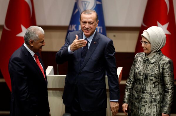 Cumhurbaşkanı Erdoğan, AK Parti'ye üye oldu - Sputnik Türkiye