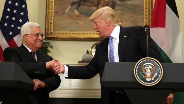 ABD Başkanı Donald Trump ve Filistin Devlet Başkanı Mahmud Abbas - Sputnik Türkiye