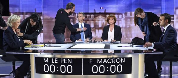 Marine Le Pen - Emmanuel Macron - Sputnik Türkiye