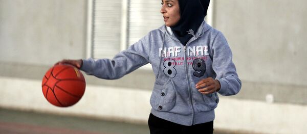 Başörtülü basketbolcu Başörtülü basketbolcu - Sputnik Türkiye