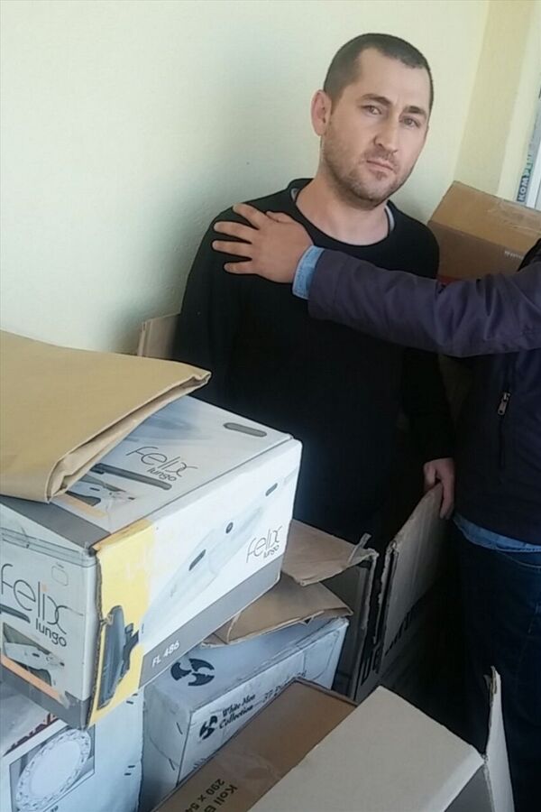 FETÖ'den aranan komutan, saklandığı kolide bulundu - Sputnik Türkiye