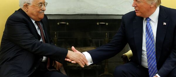 Filistin Devlet Başkanı Mahmud Abbas ve ABD Başkanı Donald Trump - Sputnik Türkiye