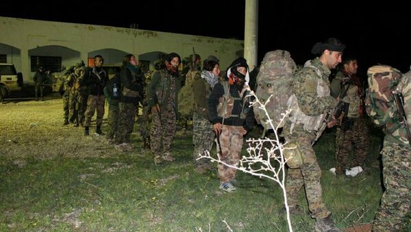 Suriye'nin kuzeyinde YPG savaşçıları - Sputnik Türkiye